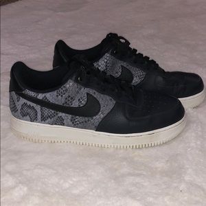 Men’s Nike Air Force 1 Lv8 Black Snake sz 11